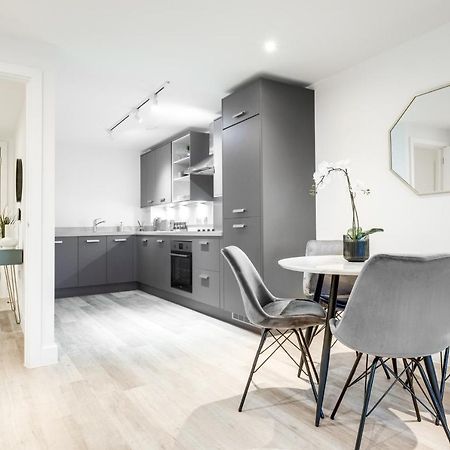 Exoticstay Apartments- 5* Elegant Luxury Centrally Located 2-Bedroom Apt เบอร์มิงแฮม ภายนอก รูปภาพ