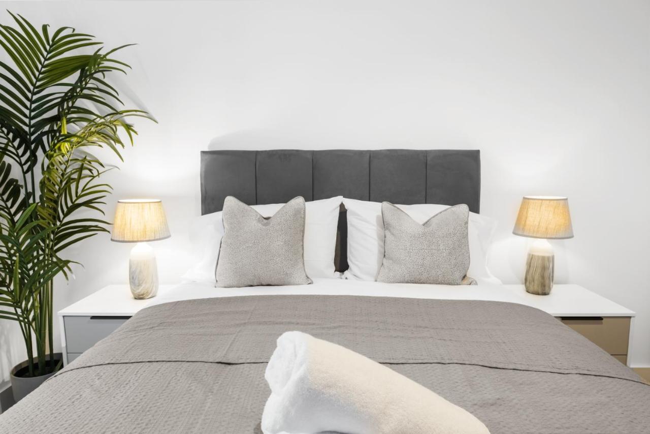 Exoticstay Apartments- 5* Elegant Luxury Centrally Located 2-Bedroom Apt เบอร์มิงแฮม ภายนอก รูปภาพ