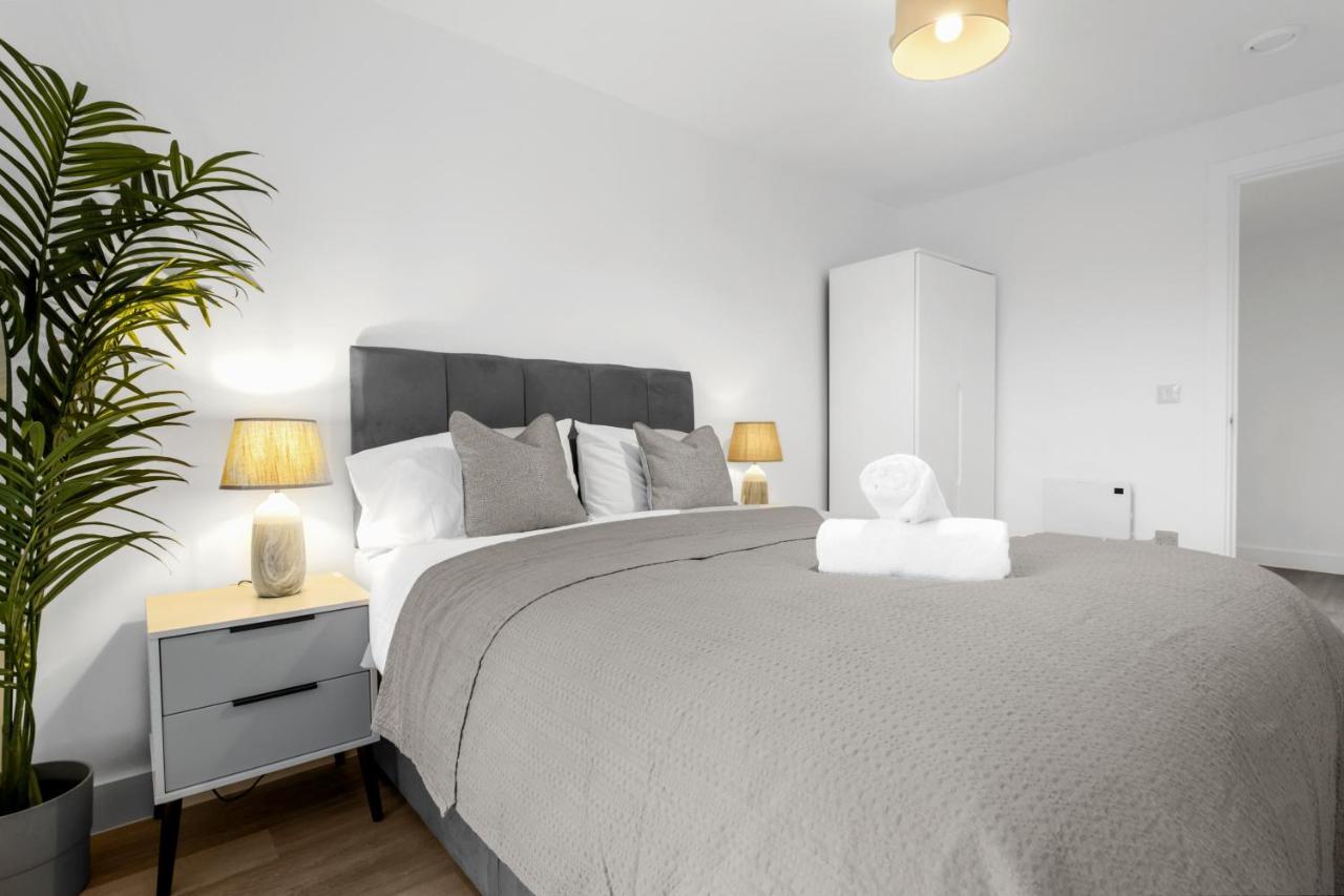 Exoticstay Apartments- 5* Elegant Luxury Centrally Located 2-Bedroom Apt เบอร์มิงแฮม ภายนอก รูปภาพ