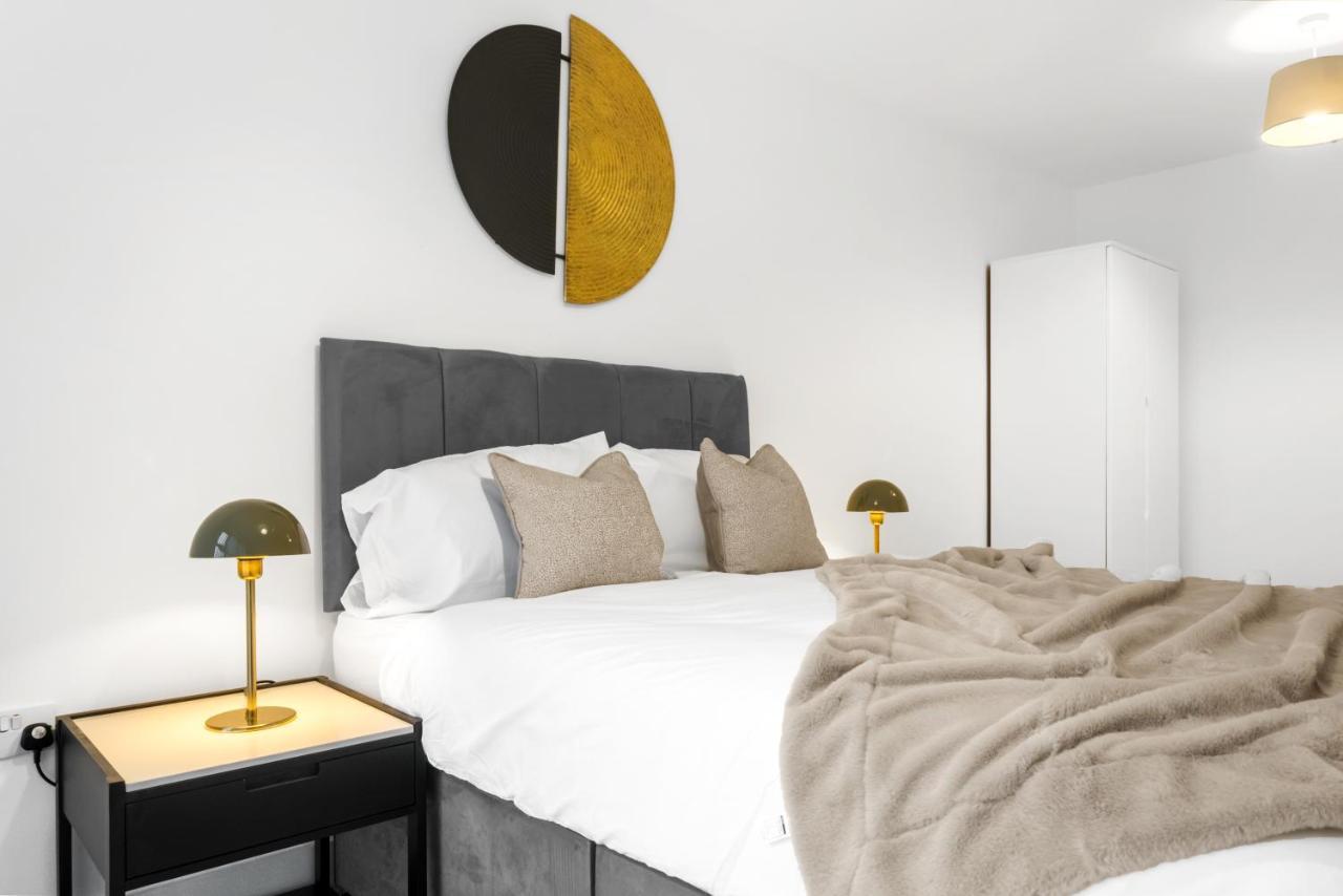 Exoticstay Apartments- 5* Elegant Luxury Centrally Located 2-Bedroom Apt เบอร์มิงแฮม ภายนอก รูปภาพ